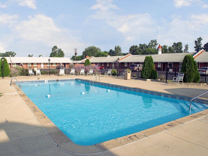 Days Inn By Wyndham Wauseon Bagian luar foto