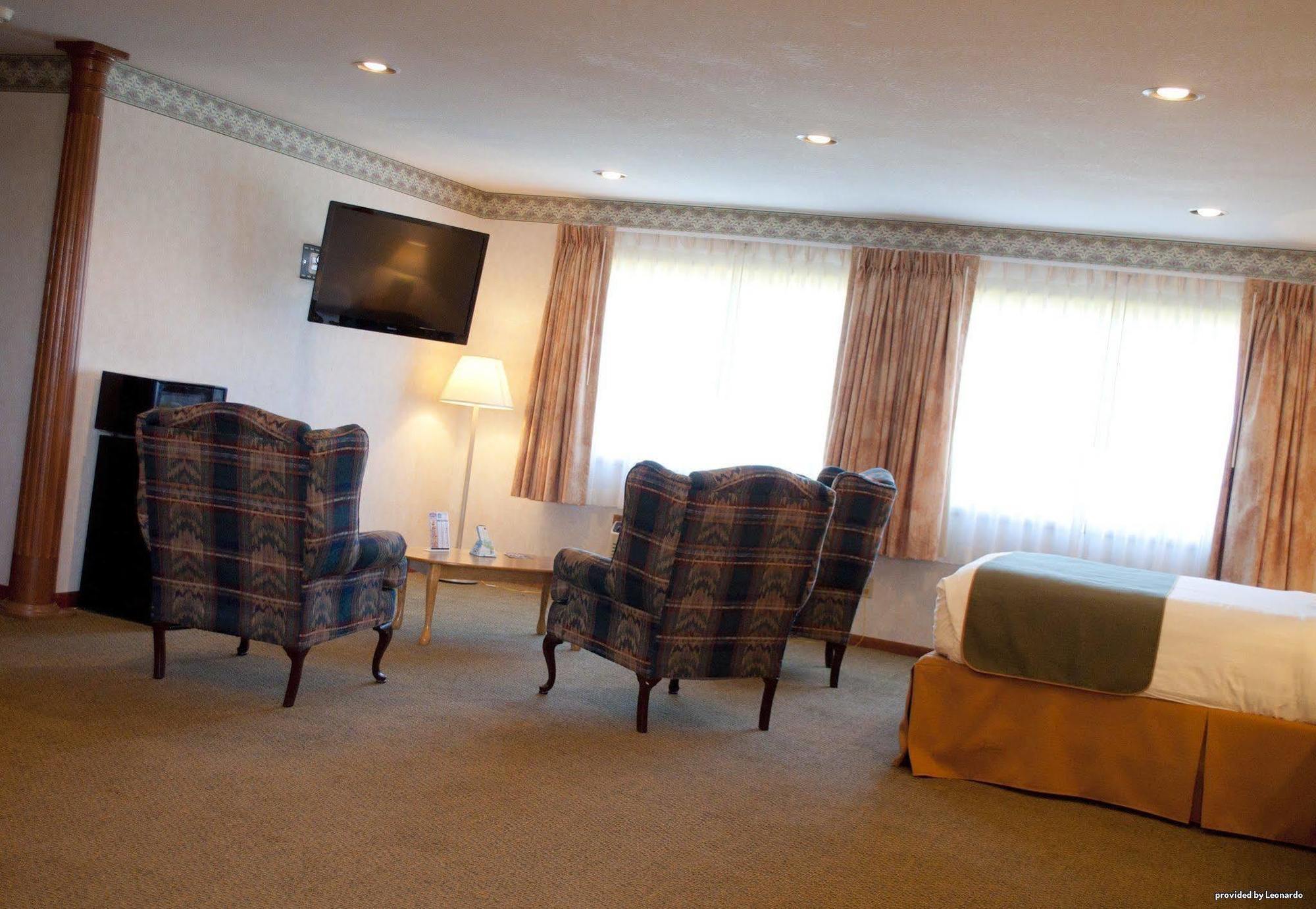 Days Inn By Wyndham Wauseon Bagian luar foto
