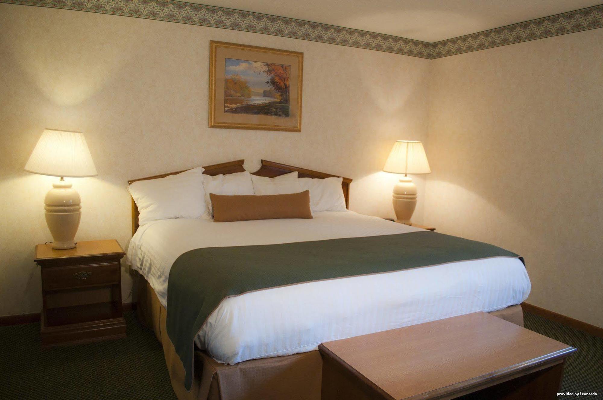 Days Inn By Wyndham Wauseon Bagian luar foto