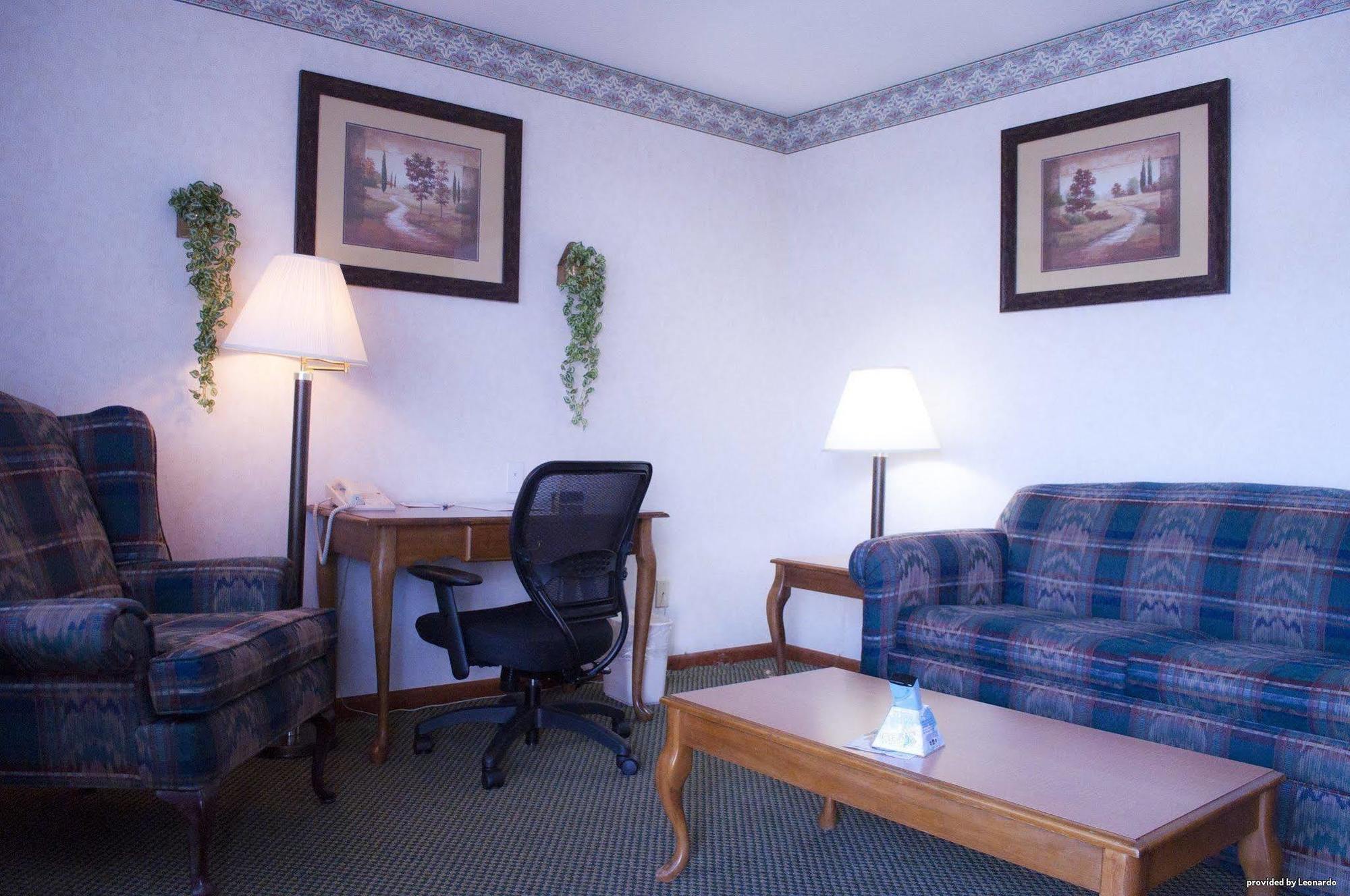 Days Inn By Wyndham Wauseon Bagian luar foto
