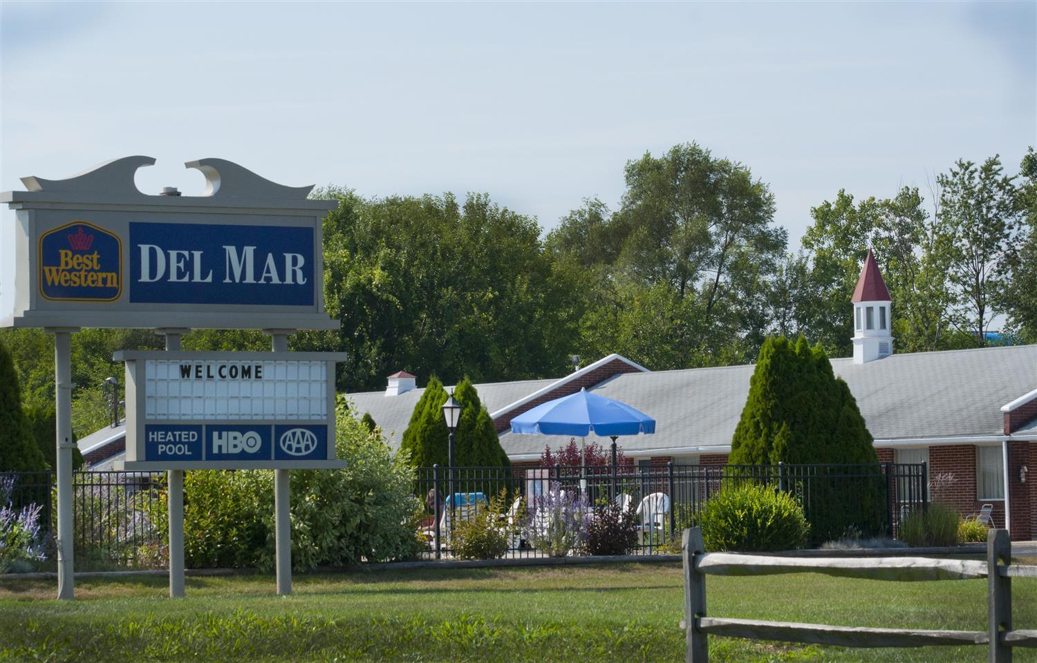 Days Inn By Wyndham Wauseon Bagian luar foto